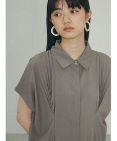 Green Parks ａ．タックプリーツシャツワンピース