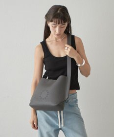 IACUCCI ルオータ ミディアムショルダー ALCE