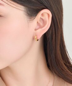 Phoebe 【痛くないシリーズ/金属アレルギー対応】ミニマルストレートフープライトフィットイヤリング　ゴールド