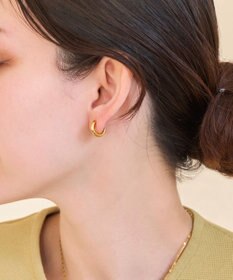 Phoebe 【痛くないシリーズ/金属アレルギー対応】ミニマルストレートフープライトフィットイヤリング　ゴールド
