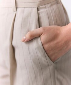 BEIGE， ERYTH / リネンストライプ タックワイドパンツ