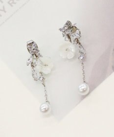 Tiaclasse 【金属アレルギー対応】 シアーフラワードロップピアス