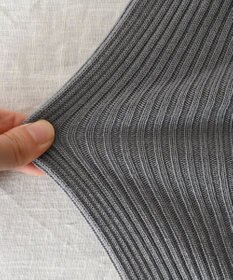 muuc 〈洗えるニット〉〈肌に優しいニット〉〈カシミヤ×シルク×ウール〉〈通年着られるニット〉リブ編みタートルネックニットプルオーバー