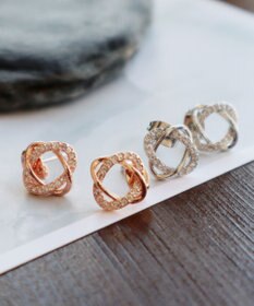 Tiaclasse 【金属アレルギー対応】ストーンクロスタイニーピアス