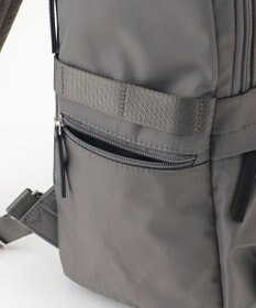 ICB 【人気のため新色追加・A4サイズ収納可・撥水】８ポケットナイロンリュック