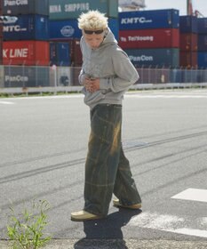 WEGO 【ユニセックス着用ITEM】ピグメントダメージアップリケZIPパーカー