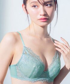 Wing ブラジャー 立体感のあるバストをメイク ふっくらデコルテ きれいな谷間 ブラのズレ・浮きを軽減 【ハイライトブラ】 ブラ CB4000 ウイング／ワコール