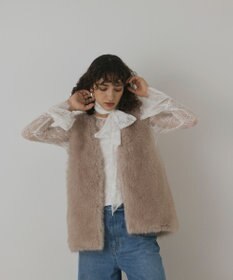 GRACE CONTINENTAL フェイクフォックスファ－ベスト