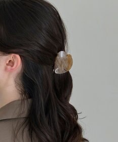 Phoebe マーブルハートバンスクリップ　ブラウン