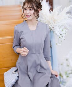 Tiaclasse 【洗える】裾に向かってエレガントに広がる美光沢フレアワンピース