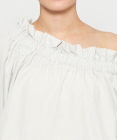 uncrave ライトプルーフナイロン オフショルブラウス