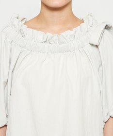 uncrave ライトプルーフナイロン オフショルブラウス