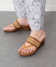 INTER-CHAUSSURES 【ITALIAN SHOEMAKERS】ラウンドメタルウェッジヒールトングサンダル