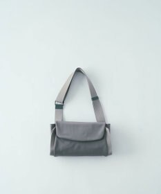 MIYABIYA LAQUOH【撥水加工】ミニマルナイロン ボディバッグ