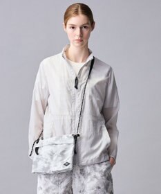 JOSEPH ABBOUD MOUNTAIN 【軽量/ECO撥水】エンボスプリント サコッシュ