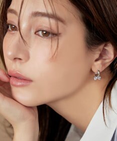 Tiaclasse 【金属アレルギー対応・選べる2タイプ】クリスタルリボンピアス