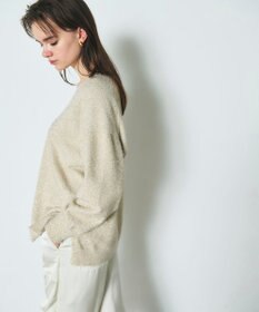 GRACE CONTINENTAL ラメVネックニットトップ