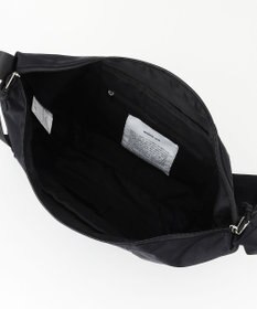 LA BAGAGERIE 【maison vert】 【トラベルにぴったり！】メニーポケットボディショルダーバッグ