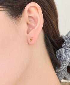 Phoebe 【金属アレルギー対応】プチノットピアス　ゴールド/サージカルステンレス