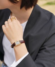 CITIZEN 【クラシカルなスクエアケース】イエローゴールドが華やかな腕時計 EG2797-13A