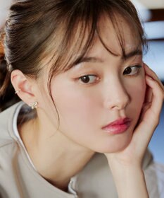 Tiaclasse 【金属アレルギー対応・選べる2タイプ】クリスタルリボンピアス