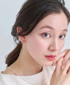 Phoebe 【痛くないシリーズ】ラインストーンパールフロートライトフィットイヤリング　シャンパンゴールド