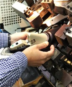 nouvelleRobe Oū 【本革・高反発】Square スクエアトゥ メッシュモチーフパンプス