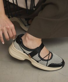 steppi ボリュームソール メリージェーン スニーカー ブラック×ホワイト