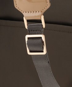 LA BAGAGERIE ツイルナイロン×エナメル リュックサック