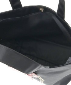 Maison de FLEUR EC限定フレームロゴサテンバッグ