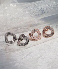 Tiaclasse 【金属アレルギー対応】ウェーブサークルピアス