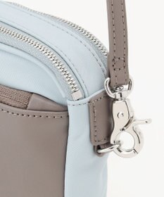 Y'SACCS ナイロン×リサイクルレザー　コンビマルチポシェット