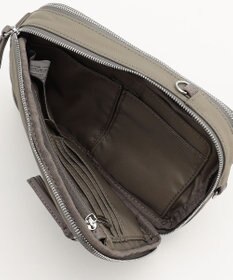 Y'SACCS ナイロン×リサイクルレザー　コンビマルチポシェット