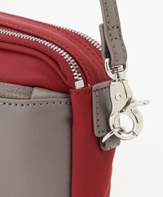 Y'SACCS ナイロン×リサイクルレザー　コンビマルチポシェット