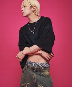 WEGO 【ユニセックス着用ITEM】ダメージアップリケグラフィックT（SS）