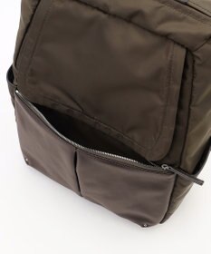 Y'SACCS NEWナイロン×レザーコンビシリーズ　前ポケットラージリュックサック