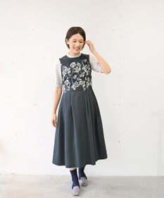 muuc 〈遠州織物の工場で織られた上質なコットン生地〉モクレン刺繍 後ろファスナー有り ノーカラー ノースリーブ ウエスト切り替えワンピース（セットアップ可能）