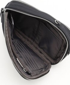 Y'SACCS ナイロン×リサイクルレザー　コンビマルチポシェット