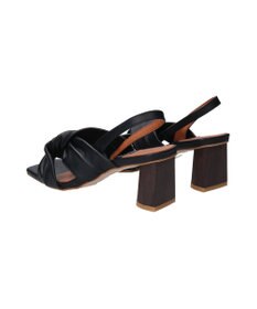 INTER-CHAUSSURES 【ANGEL ALARCON】スクエアトウクロスベルトサンダル