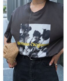 Green Parks レトロフラワーロゴ入りプリントＴシャツ