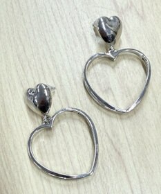 WEGO LBIGモチーフピアス