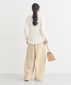 earth music&ecology 【綿100】フラワー刺繍ツイルカーブパンツ