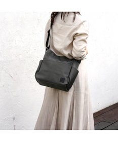 Regalo Felice 【撥水 / ポケットが7ヶ所も付いてる】ショルダー / REGALO