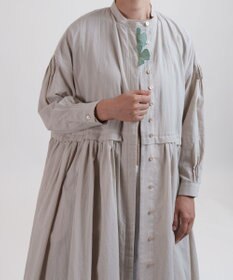 muuc 花刺繍モチーフのコットンローンワンピース