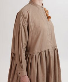 muuc 花刺繍モチーフのコットンローンワンピース