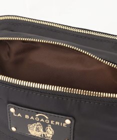 LA BAGAGERIE ウォータープルーフナイロン　スクエアショルダー