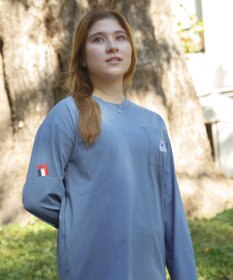 SHARE PARK LADIES 【UVケア・吸水速乾・ストレッチ・軽量 】エンブレムTシャツ（S・Mサイズ）