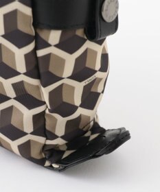 Y'SACCS キュービックモノグラム　スクエアショルダー