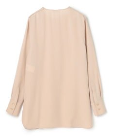 BEIGE， 【WEB限定・洗える】CLARION / ゴールド釦クルーネックブラウス