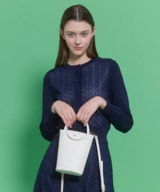 TOCCA 【八木アリサさん着用】PETAL SILHOUETTE LEATHER POCHETTE ポシェット